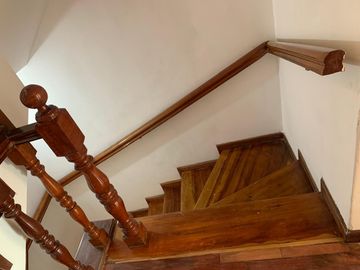 San Miguel: se vende casa con cuatro dormitorios, un departamento y cuarto de servicio.