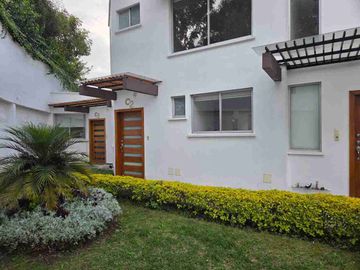VENDO CASA A ESTRENAR EN SAN JUAN DE CUMBAYA