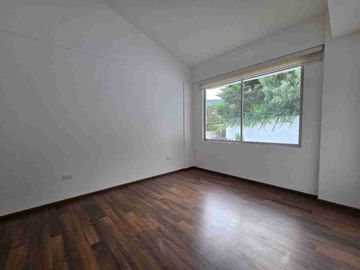 VENDO CASA A ESTRENAR EN SAN JUAN DE CUMBAYA