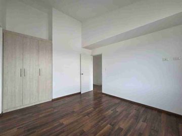 VENDO CASA A ESTRENAR EN SAN JUAN DE CUMBAYA
