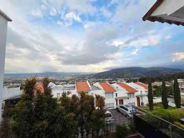 VENDO CASA A ESTRENAR EN SAN JUAN DE CUMBAYA