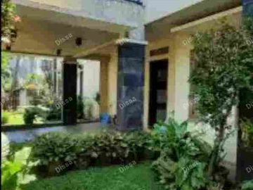 RUMAH ASRI TERAWAT + KOLAM RENANG  SIAP HUNI DI BINTARO JAKARTA SELATAN