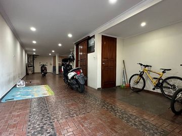 Rumah Dijual SIAP HUNI Jakarta Timur Area Pulo Gadung Dekat Tol Rawamangun UNJ Jaktim [AR116]