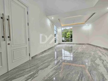 Dijual Rumah Cantik Hook Bangunan Baru di Bintaro Sektor 9