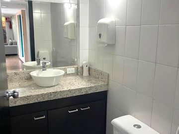 Casa de venta en sector La Carolina a 1 cuadra de la 6 de Diciembre