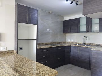 Departamento amplio en venta kennedy Santa Lucia