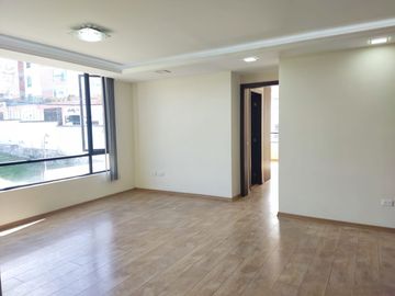 Departamento amplio en venta kennedy Santa Lucia