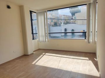 Departamento amplio en venta kennedy Santa Lucia