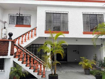 SE RENTA BONITO DEPARTAMENTO PARA OFICINAS, CONSULTORIOS O DEPAACHOS