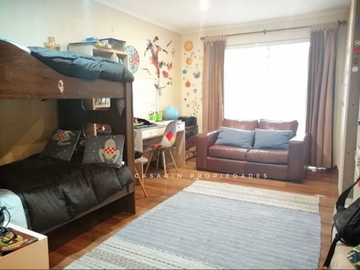 Venta Gran casa en Manquehue Oriente 6 dorm.