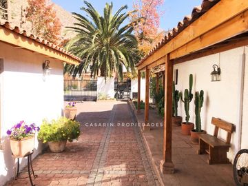 Venta Gran casa en Manquehue Oriente 6 dorm.