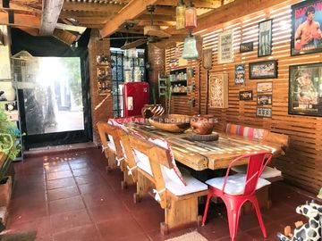 Venta Gran casa en Manquehue Oriente 6 dorm.