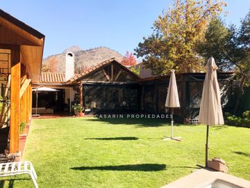 Venta Gran casa en Manquehue Oriente 6 dorm.