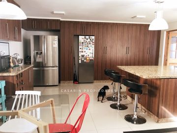 Venta Gran casa en Manquehue Oriente 6 dorm.