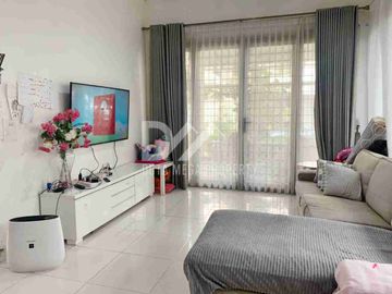 Rumah dijual murah di Bintaro Sektor 9 rapi siap huni posisi hook