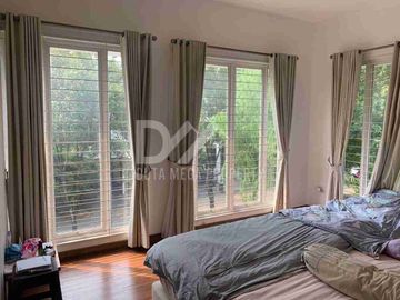 Rumah dijual murah di Bintaro Sektor 9 rapi siap huni posisi hook