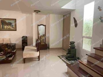 se vende casa de 2 plantas