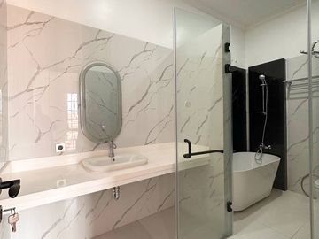 Dijual Rumah Di Pejaten Pasar Minggu Jakarta Selatan 4 Lantai +Rooftop, Swimming Pool, LIFT [AR149]