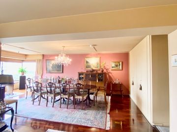 Exclusivo departamento en San Isidro! Vista impresionante a parque! Precio de ocasión !!