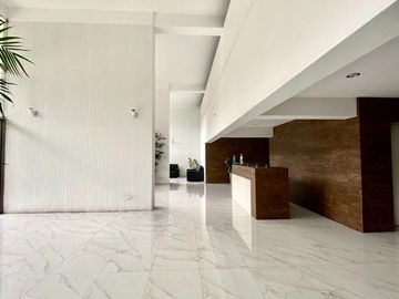 Exclusivo departamento en San Isidro! Vista impresionante a parque! Precio de ocasión !!
