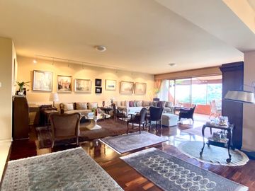 Exclusivo departamento en San Isidro! Vista impresionante a parque! Precio de ocasión !!