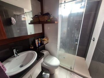 Se Vende Departamento, 147mt2., terraza, 3 dormitorios, piscina sector Tumbaco