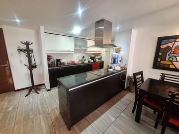 Se Vende Departamento, 147mt2., terraza, 3 dormitorios, piscina sector Tumbaco