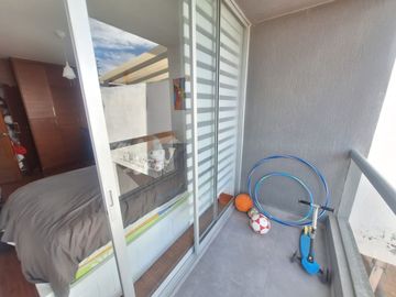 Se Vende Departamento, 147mt2., terraza, 3 dormitorios, piscina sector Tumbaco