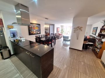 Se Vende Departamento, 147mt2., terraza, 3 dormitorios, piscina sector Tumbaco