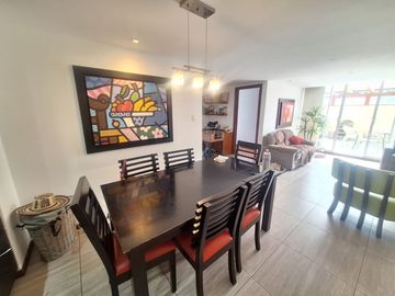 Se Vende Departamento, 147mt2., terraza, 3 dormitorios, piscina sector Tumbaco