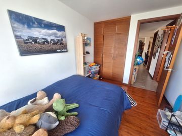 Se Vende Departamento, 147mt2., terraza, 3 dormitorios, piscina sector Tumbaco
