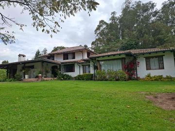 Hermosa quinta en venta en el Valle de Los Chillos