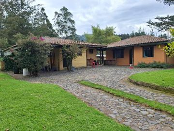 Hermosa quinta en venta en el Valle de Los Chillos