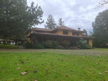 Hermosa quinta en venta en el Valle de Los Chillos