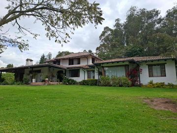 Hermosa quinta en venta en el Valle de Los Chillos