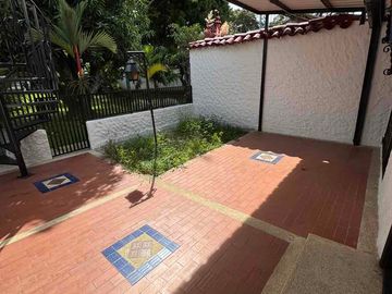 vendo espectacular casa grande en el refugio sur de cali