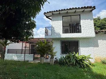 vendo espectacular casa grande en el refugio sur de cali