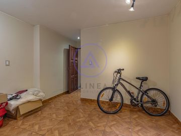 SE VENDE PEQUEÑO EDIFICIO PARA NEGOCIO Y/O VIVIENDA.