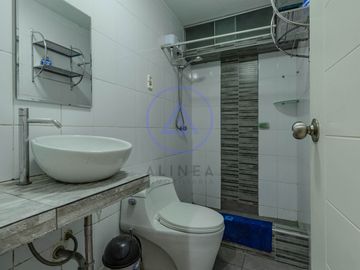 SE VENDE PEQUEÑO EDIFICIO PARA NEGOCIO Y/O VIVIENDA.