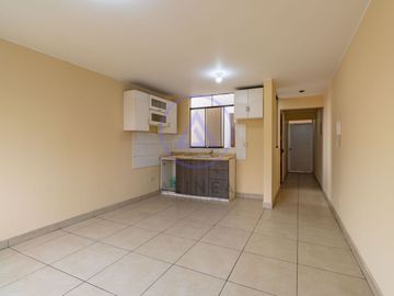 SE VENDE PEQUEÑO EDIFICIO PARA NEGOCIO Y/O VIVIENDA.