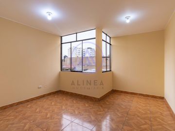 SE VENDE PEQUEÑO EDIFICIO PARA NEGOCIO Y/O VIVIENDA.