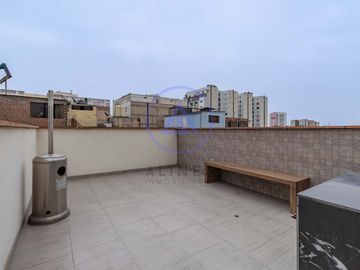 SE VENDE PEQUEÑO EDIFICIO PARA NEGOCIO Y/O VIVIENDA.