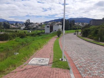 TERRENO EN VENTA URBANIZACION NAVARRA II SANGOLQUI