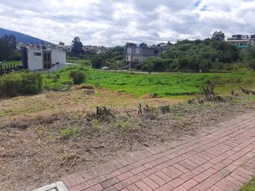 TERRENO EN VENTA URBANIZACION NAVARRA II SANGOLQUI