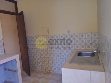 VENDO CASA EN EL CENTRO DE PIURA, CERCA AL HOSPITAL REATEGUI PIURA