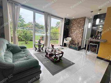 se vende casa de un piso
