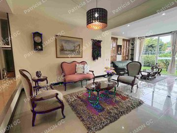 se vende casa de un piso