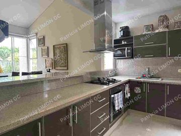 se vende casa de un piso
