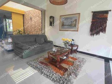 se vende casa de un piso