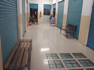 ¡Invierte en el Corazón Comercial de Atacames! 23 Locales y 3 Suites $320.000 negociable
